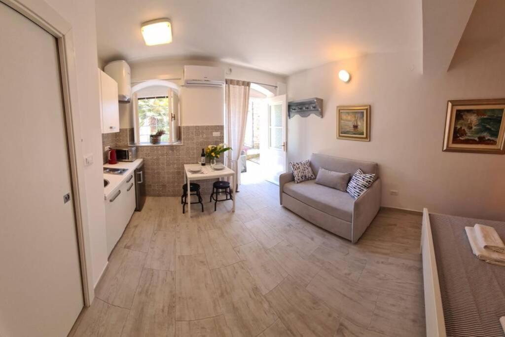Studio Apartment Marella Vis Exterior foto